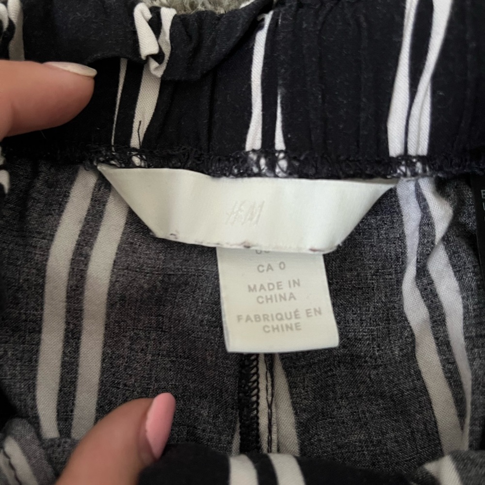 H&M shorts - Picture 3 of 4